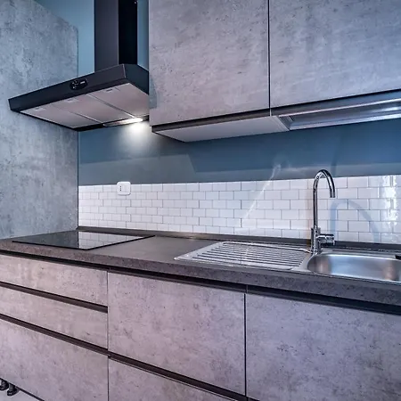 Yid Lamarmora Luxury Contemporary