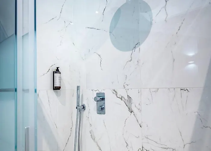Yid Lamarmora Luxury Contemporary Apartament *